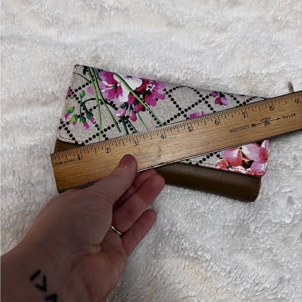 AR New York Floral Print Wallet with Matching Wristlet Strap - Picture 5 of 8